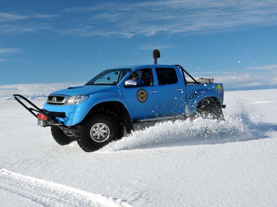  Toyota Hilux AT44 Arctic Trucks 2007 года  (фото 20 из 30)